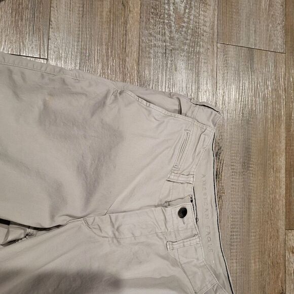 American Eagle Outfitters Classic Fit 7" Inseam Flat Front Shorts Men's Size 28 - Picture 2 of 7